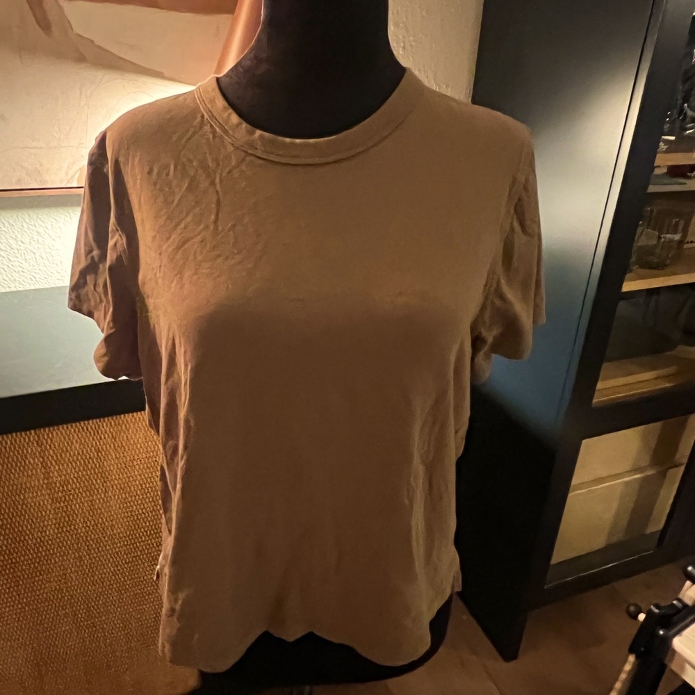 Lululemon tee